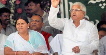 Lalu Yadav, Rabdi Devi (R).