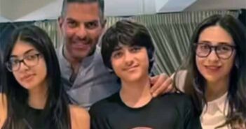 Sanjay Kapur with Karishma, Children (File Photo).