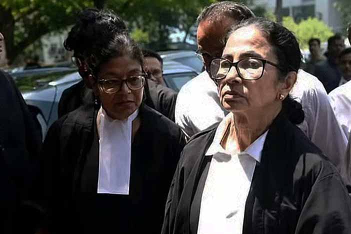 Mamata Banerjee, Former West Bengal CM, appeared as an Advocate before Calcutta High Court.